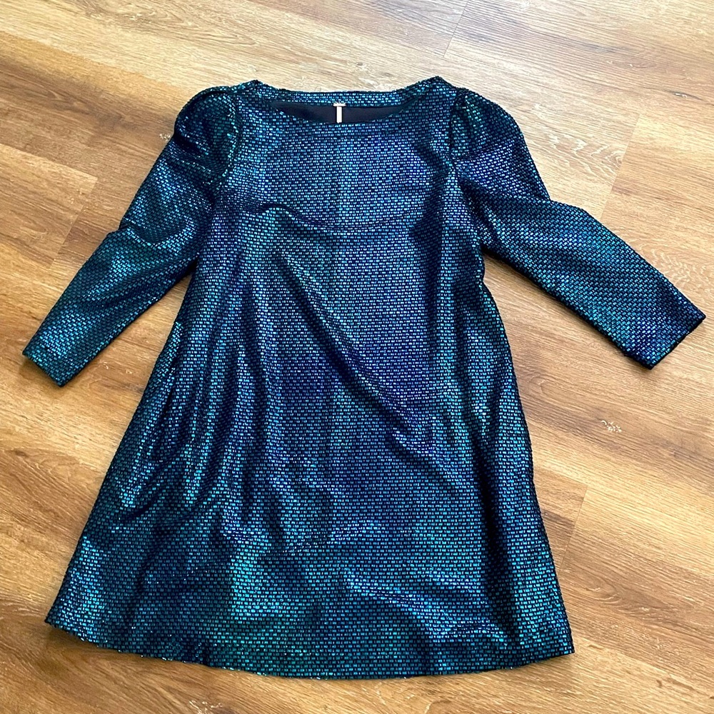 Stunning iridescent dress!